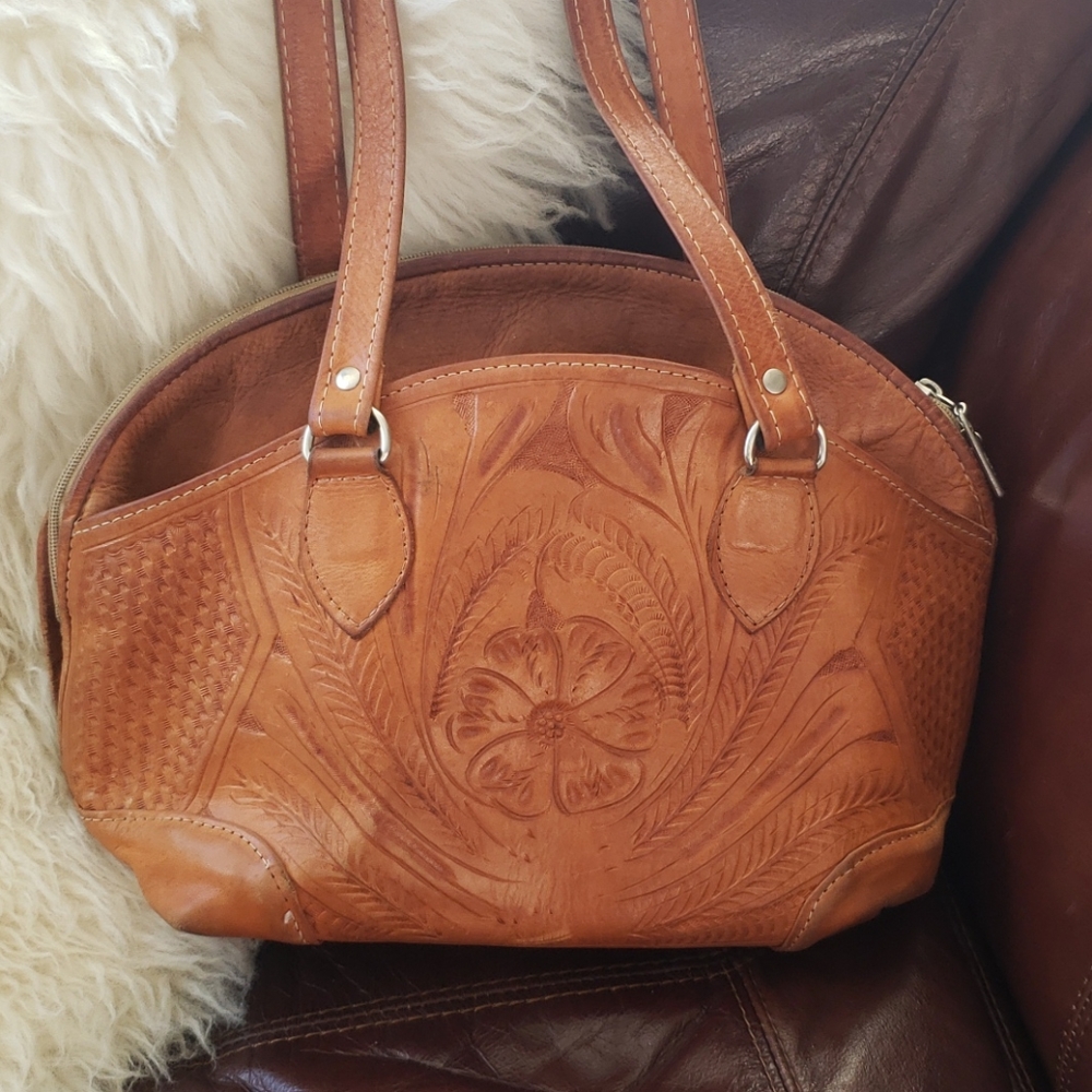 Tooled Leather Ladie's Purse